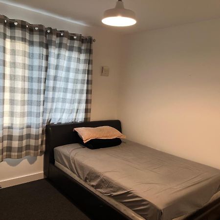 Double Bedroom With Ensuite Ilford Exterior photo